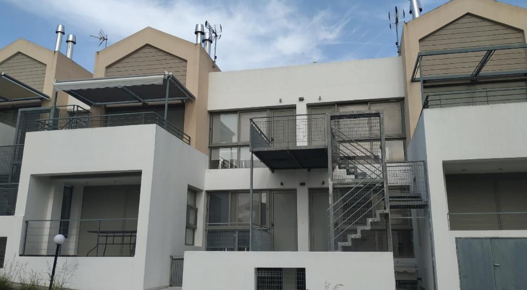 M.J.P. House Apartment Metamorfosi  Luaran gambar